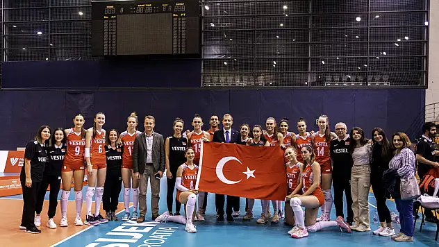 U 19 Kız Milli Takımı dünya ikincisi