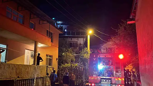 Üç Katlı Evde Yangın Paniği