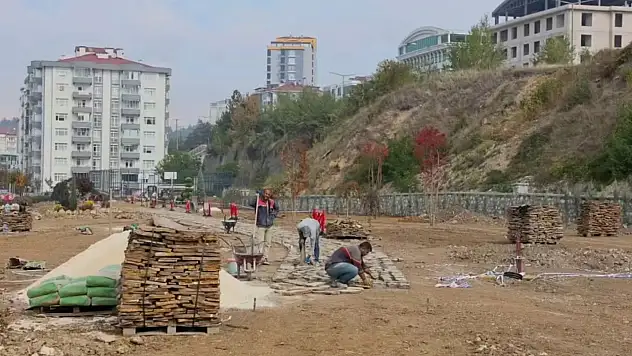 Üç Noktada Yeşil Alan Çalışması Sürüyor