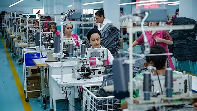 Ücretli çalışan sayısı yüzde 3,7 arttı