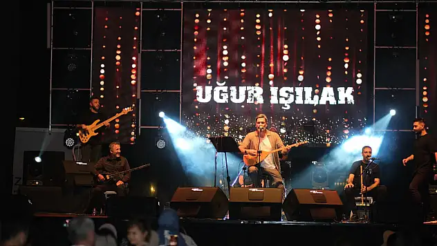 Uğur Işılak, Abanalılarla buluştu