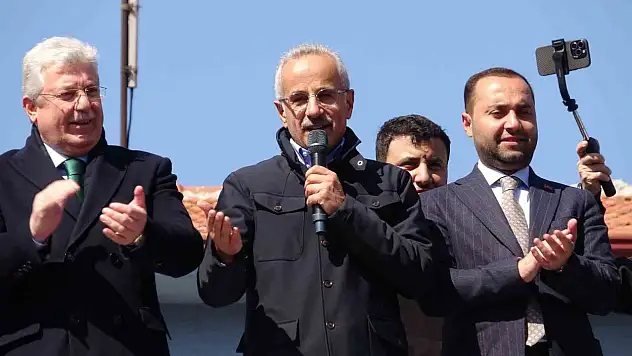 Bakan Uraloğlu:  'Ülkemizin Her Tarafını Bölünmüş Yollarla, Örümcek Ağı Gibi Ördük'