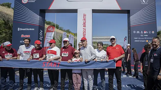 Ulaştırma Ve Altyapı Bakanı Uraloğlu 'One Run' Yol Koşusuna Katıldı