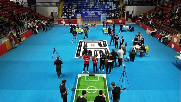 Ulusal Robot Yarışması Renkli Görüntülere Sahne Oldu