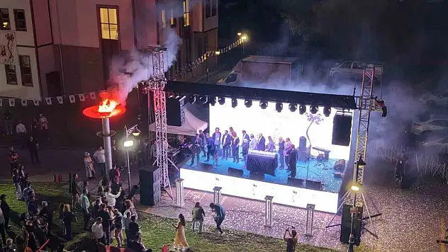 Uluslararası Altın Safran Belgesel Film Festivali'nde meşale yandı
