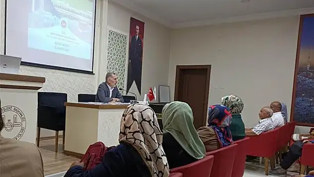Umre Semineri Düzenlendi