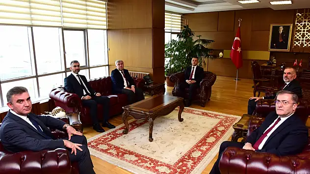 Üniversite Camisi'ni Görüştüler