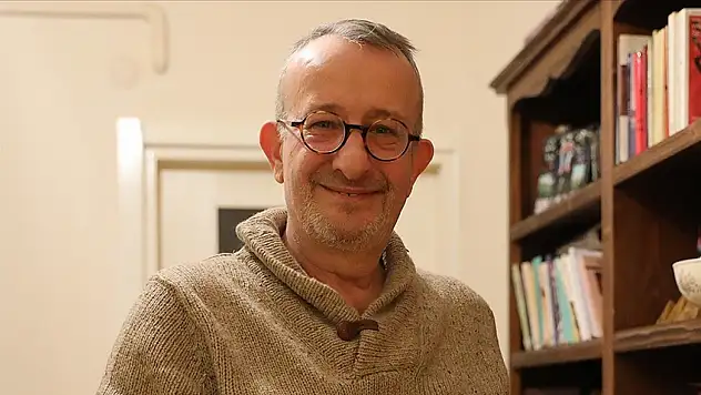 Ünlü Oyuncu Naşit Özcan Vefat Etti