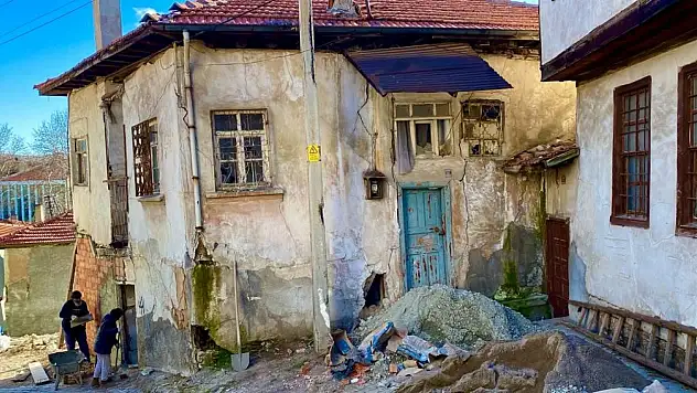 Metruk Binalar Tehlike Saçıyor
