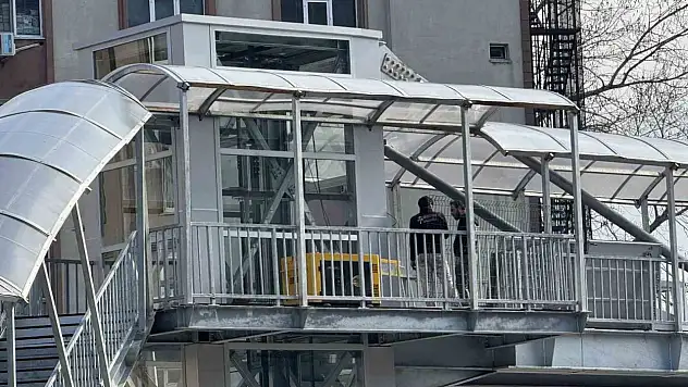 Üst Geçit Asansöründe Sona Gelindi