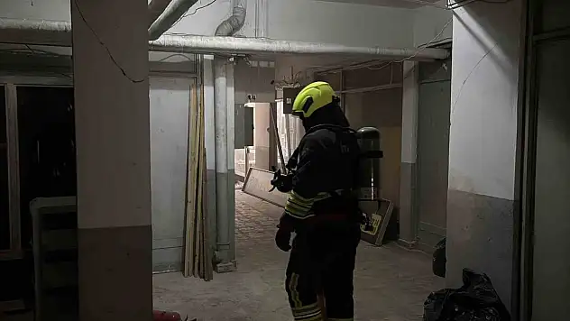 Bolu'da İş Merkezinin Elektrik Panosu Yandı