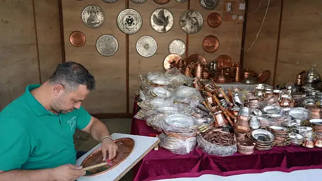 Ustalar Ve Sanatçılar, Ürünlerini Tanıttı