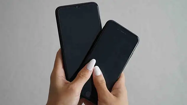 Uzmanı Uyardı: Gece Telefonunuzla Birlikte Uyumayın