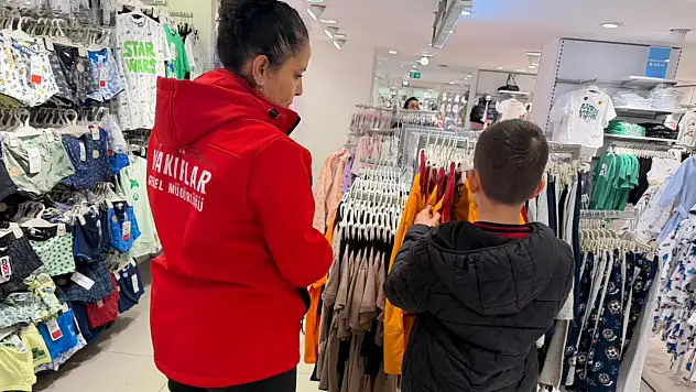 Vakıflar Bölge Müdürlüğü'nden Yetim Ve Öksüz Çocuklara Bayram Desteği