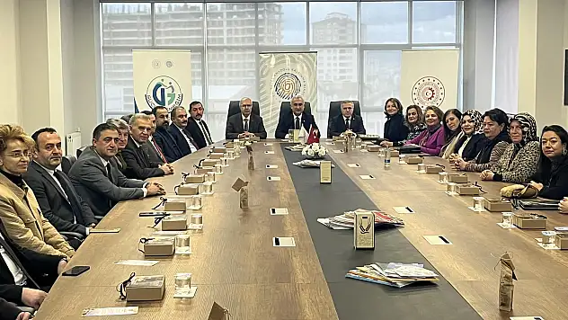 VALİ AVNİ ÇAKIR 'Kadınlarımız Türkiye'nin her noktasında üretiyor'