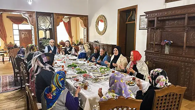 Vali Çakır'dan Anneler Günü kutlaması