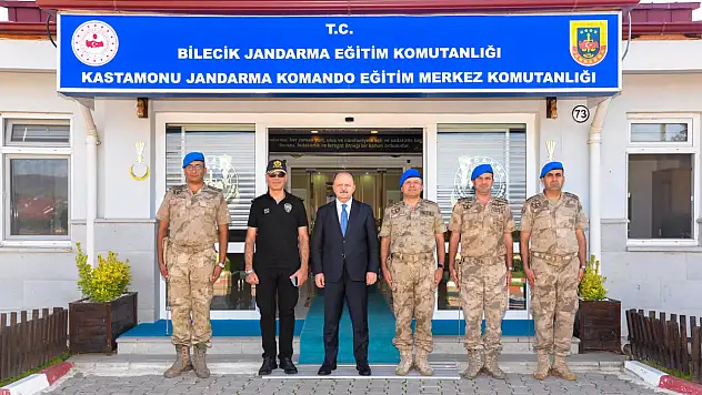 Vali Dallı, Albay Uz ile Albay Turgut'u Ziyaret Etti