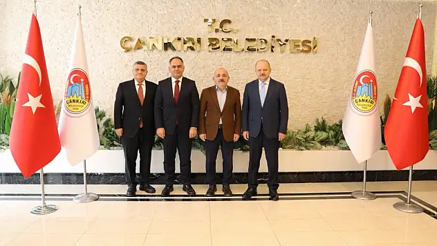 Vali Dallı Başkan İsmail Hakkı Esen'i Ziyaret Etti