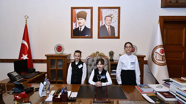 Vali Dallı Koltuğunu Devretti