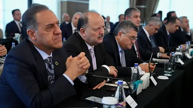 Vali Dallı Valiler Toplantısına Katıldı
