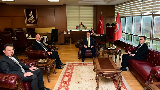 Vali Dallı ve Sağlık Müdürü Derdiyok'tan Rektör Topal'a Ziyaret