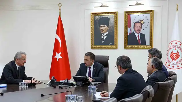 Vali Hacıbektaşoğlu Çaycuma Heyetini Kabul Etti
