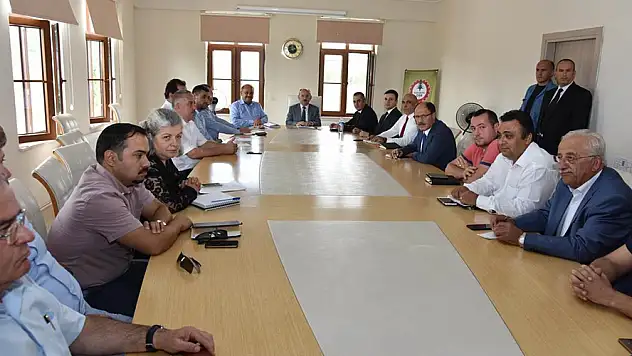 Vali Karadeniz, AR-GE'nin önemini vurguladı