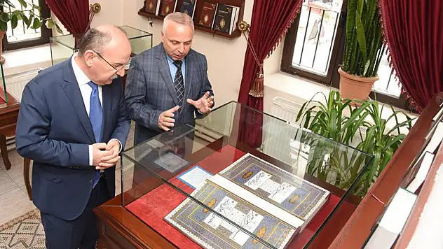 Vali Karadeniz'den, Yazma Eser Kütüphanesi'nde inceleme