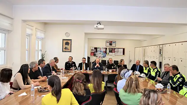 Vali Meftun Dallı Ali Fuat Darende İlkokulu'nda Öğretmenlerle Buluştu