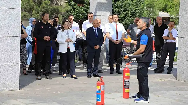 Valilikte yangın tatbikatı