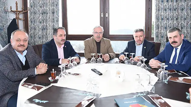 Vekillere davullu zurnalı karşılama