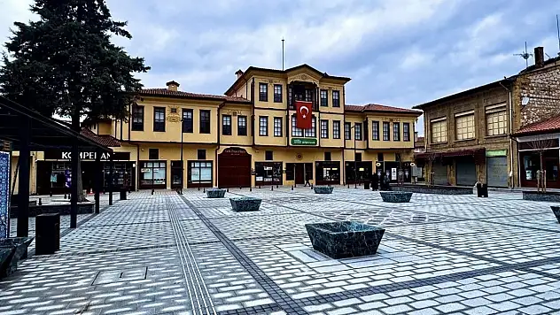 Veli Paşa Hanı Önündeki Meydanın İsmi Resmileşti