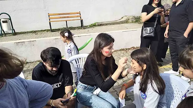 Veliler Geleneksel Oyunlarla Yeniden Çocuk Oldu