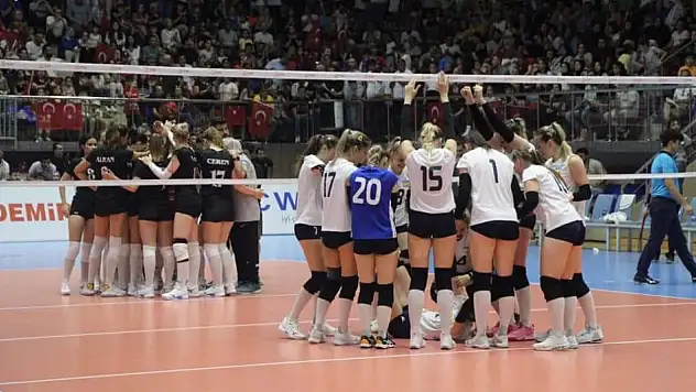 Voleybol Kadın Milli Takımı Avrupa 2'ncisi