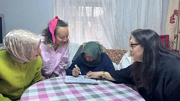 Yalnız Yaşayan Kadının Sofrası Şenlendi