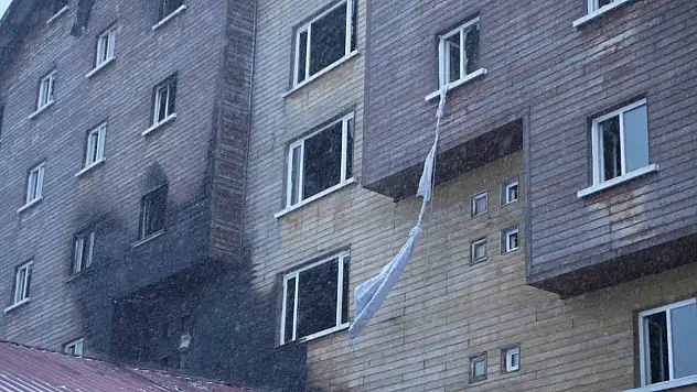 Yanan Otel İçin 'Ağır Hasarlı' Raporu