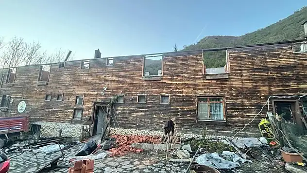 Yanan Otelde Tadilat Başladı