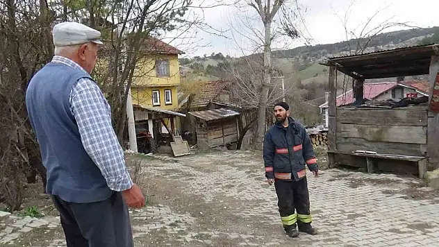 Yangın İçin Gelen İtfaiyeciyle İlginç Diyalog: 'Su Atmayın Evin İçi Su Dolar'