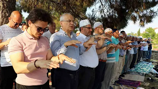 Yangınların Devam Ettiği Karabük'te Yağmur Duası Yapıldı