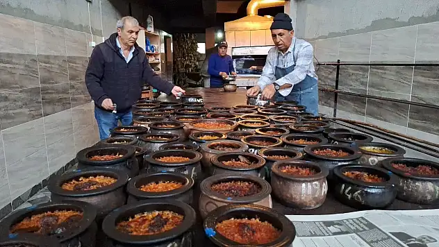 Yapımı 8 Saat Sürüyor, Hazır Olunca Kaleden Davul Çalınıyor