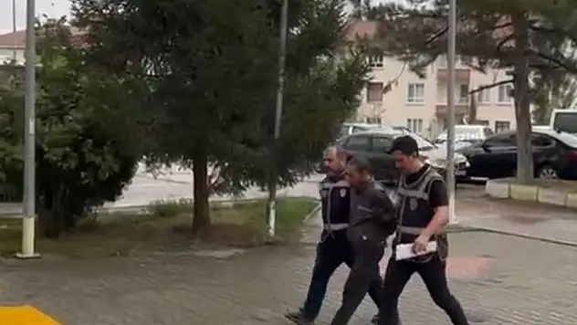 Yardım Paralarını Çaldı, Kıskıvrak Yakalandı!