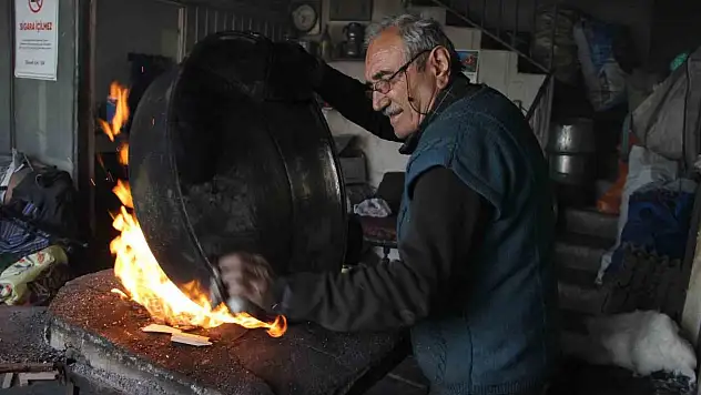 Yarım Asırdan Fazla Süredir Bakıra Hayat Veriyor