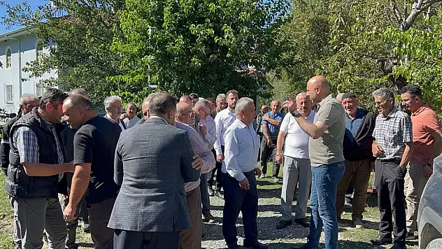 Yaşar Özdemir, Vatandaşların Sorunlarını Dinliyor