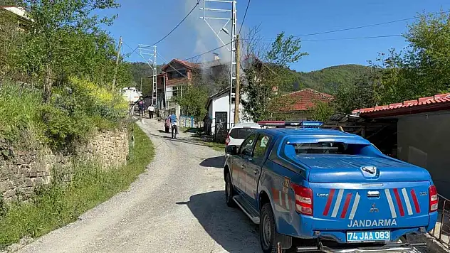 Yaşlı Adam Ve Torunu Yanmaktan Son Anda Kurtuldu