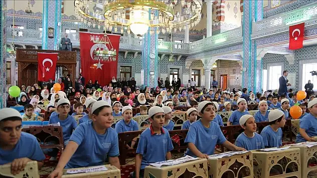 Yaz Kur'an Kurslarına 3 Milyona Yakın Öğrenci Katıldı