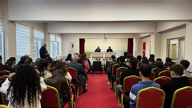 Yazar-Şair Serkan Türk, Çatalzeytin'de Okurlarıyla Buluştu
