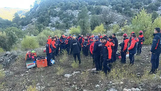 Yazılı Kanyon'da Mahsur Kalan 10 Kişi Kurtarıldı