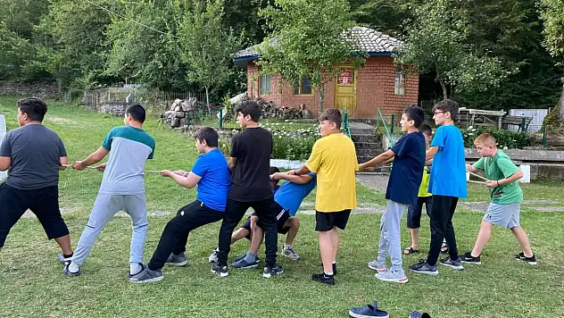 'Yazımda kardeşlik Var' gençler yaz kampı etkinliği başladı