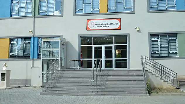 Yeni Lise'ye Yeni Müdür