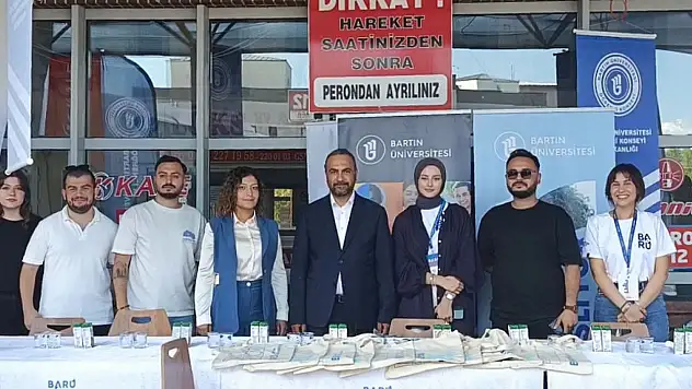 Yeni Öğrencileri Rektör Karşıladı